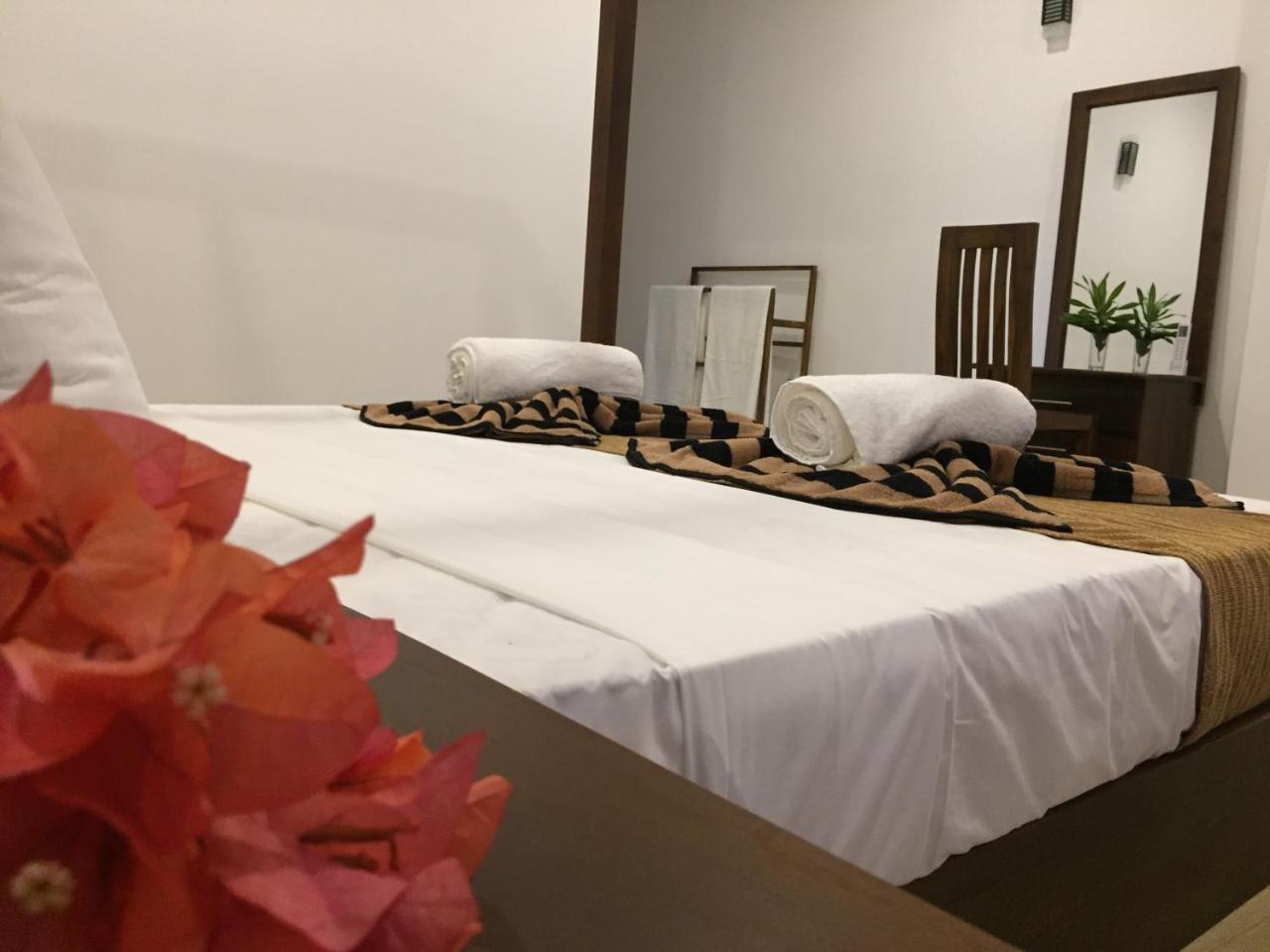 Bay Hiriketiya 호텔 디크웰라 외부 사진